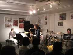 深井塾・　LIVE! JAZZ LATIMO!!  ＆　秋田ピアノバー_e0002690_18443889.jpg
