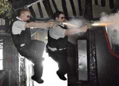 HOT FUZZ  ホット・ファズ　俺たちスーパーポリスメン！ \'07 イギリス・フランス　（ＷＯＷＯＷ）_e0079992_2136317.jpg