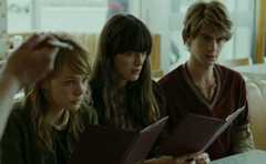 NEVER LET ME GO　わたしを離さないで　’10　ｲｷﾞﾘｽ・ｱﾒﾘｶ_e0079992_23111637.jpg