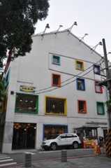『華山1914文化創意産業園區』へ。_b0143308_22020152.jpg