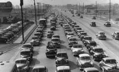 A black and white photograph of Philadelphia-bound traffic on Admiral Wilson Boulevard, 1949