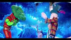 Mask singer 2025 - Le Lapin et Le Brocoli chantent "J'ai demandé à la Lune" d'Indochine