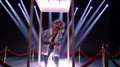 Mask singer 2025 - La Taupe chante "Creep" Radiohead