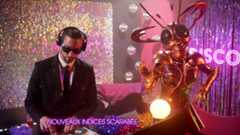 Mask singer 2025 - Le Scarabée se sent seul sur le plancher de la Boum