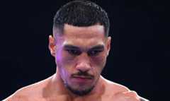 Джей Опетая впевнено зупинив претендента та захистив титул чемпіона світу