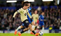 Велика втрата для Фліка. Травмувався основний півзахисник Барселони