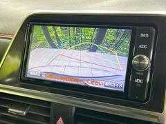 【バックカメラ】駐車時に後方がリアルタイム映像で確認できます。大型商業施設や立体駐車場での駐車時や、夜間のバック時に大活躍！運転スキルに関わらず、今や必須となった装備のひとつです！ 4