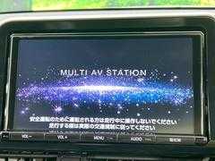 【純正ナビ】人気の純正ナビを装備。オーディオ機能も充実しており、Ｂｌｕｅｔｏｏｔｈ接続すればお持ちのスマホやＭＰ３プレイヤーの音楽を再生可能！毎日の運転がさらに楽しくなります！！ 3