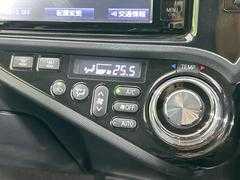 【オートエアコン】一度お好みの温度に設定すれば、車内の温度を検知し風量や温度を自動で調整。暑い…寒い…と何度もスイッチ操作をする必要はありません。快適な車内空間には必須の機能ですね♪ 7
