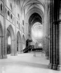 Intérieur, nef vers le choeur