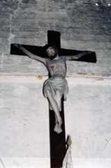 statue : Christ en croix