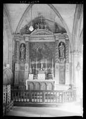 Autel et retable en bois sculpté et doré, au centre peinture sur toile : Vierge implorant Dieu pour les habitants de Saint-Pol-de-Léon