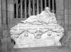 Tombeau de l'évêque François de Visdelou