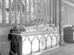 Tombeau de l'évêque de Kersauzon