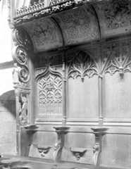 Tête des stalles, intérieur sud côté autel