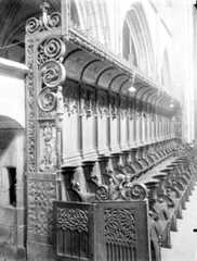 Tête des stalles extérieur sud et ensemble