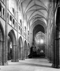 Vue intérieure de la nef vers le nord-est