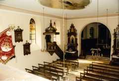 Vue d'ensemble du choeur et de la nef depuis la tribune d'orgue.