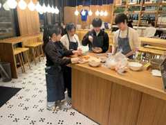 富山の学生とともに地域の魅力を再発見― 酒粕×日本酒で紡ぐ“地元の味” ―「バール・デ・美富味」にて学生コラボイベント開催