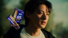 平野紫耀が夏を彩る必然性　「ムヒシリーズ」との深い縁、岸優太CMは1000万回再生……体現する注目度の高さ