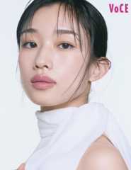 河合優実、表紙に登場『VOCE1月号』