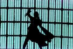 Adoとは誰のための“Ado”なのか　自愛へ向かうための絶唱、流した涙の意味――初ドームツアー『よだか』