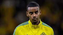 Alexander Isak selected by Sweden despite Newcastle standoff