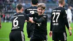 Bayern beat 10-man 'Gladbach to match European record