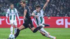 Penalty king Kane sends Bayern past Gladbach