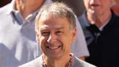 Ex-Bundestrainer Jürgen Klinsmann wird mit dem vakanten Nationaltrainer-Posten in Tschechien in Verbindung gebracht (Archivbild)