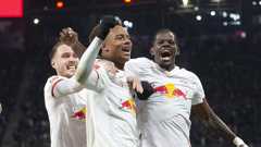 Assan Ouedraogo (M.) dreht bei RB Leipzig auf