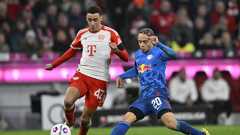 Spurs sign Dutch midfielder Simons in boost for new boss Frank