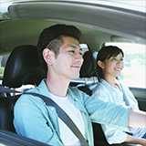 ハイエースにDVDモニターを取り付けてもらう場合、おいくらくらいかかりますか? 何もついていないハイエースにDVDプレイヤーとモニター(運転席と助手席間)に取り付けてもらう場合です。