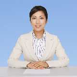 警視庁が本人確認を厳格化するそうですが、 これって、結局のところいたちごっこになる面はないでしょうか? 極論を言えば、いわゆる多数派である一般人が割りを食うという 悪化するということも考えられるような気がします 今現在も、金融機関などログインが厳格化して二段階認証など すんごいめんどくさくなったという印象があるのですが その割にその手の不正ログインの被害はそこまで減ってないような 印象があります つきつめると、日本の警察などの権力は江戸時代から変わらない 取り締まり感で とにかく権力を実質的に強くして 締め付けることで犯罪を減らさないといけないと思想と思いますが、 特殊詐欺がいたちごっこ状態で 結局のところ善良な市民が多く割りをくってることを考慮すると 「(警察)権力を強くして監視を徹底することで犯罪予防する」という 思想はとっくに限界で あくまで、市民が犯罪にたいして自衛できる体制づくりへ 転換すべきではないかと感じてるのですが 間違ってますでしょうか? このままだとC国並みの監視社会体制は出来ても 肝心の犯罪自体がさほど減らない監視社会になりそうと感じます