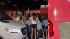 Aitana Bonmatí comenzó el Campeonato Europeo Femenino tras pasar un tiempo en el hospital. El miércoles, llevó a España a otra gran final contra Inglaterra.La dos veces ganadora del Balón de Oro anotó el gol del triunfo en tiempo extra en la victoria 1-0 sobre Alemania para avanzar a la final ante Inglaterra, equipo al que vencieron por el título de la Copa Mundial 2023.Bonmatí tuvo que suspender su preparación a la Eurocopa 2025 cuando la centrocampista del Barcelona fue hospitalizada con meningitis viral menos de una semana antes del torneo.