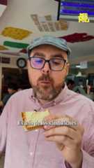 Nos acercamos hasta La Casa de los Minutejos, donde llevan décadas elaborando este pequeño sándwich de oreja a la plancha. Hasta cocineros como Dabiz Muñoz han versionado este bocadillo que se puede tomar con una salsa brava picante.El nombre se lo dieron los fundadores del negocio de Carabanchel, José Antonio y Dori, que inventaron este sándwich y que solían decir que "una oreja son sesenta minutejos". Aquel juego de palabras bautizó al fino bocadillo a la plancha.Y tú, ¿has probado alguna vez un minutejo?