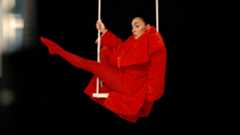 Este es su año. Su nombre suena en las quinielas de los premios por su magnífico papel en El caso Asunta, aunque si tiene que elegir entre estatuillas y tener trabajo, prefiere lo segundo. En 2025 estrena la serie Furia en HBO y rodará una película. Detrás de su verbo vehemente se halla una mujer vulnerable. Ella es pura emoción.