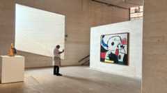 Decenas de patios escondidos, galerías, museos sin colas, cocina de vanguardia sustentada en lo local, platos tradicionales, modernismo en sus fachadas... Fuera de temporada la ciudad de Palma es perfecta para conocerla o redescubrirla.Te enseñamos todo lo que tienes que ver y hacer a un ritmo mucho más tranquilo que el de la época estival, que permite degustar paso a paso y bocado a bocado la capital mallorquina.