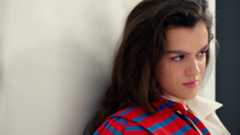 Todo fluye en la vida de la cantante navarra que, a sus 26 años, ya no es tan inocente como parece. En plena gira, hablamos con ella del éxito, de Broncano, de OT, de feminismo, de la muerte y de superpoderes.