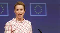 La alta representante de la Unión Europea (UE) para Asuntos Exteriores y Seguridad, Kaja Kallas, consideró este miércoles que medidas como ausentarse del concurso de Eurovisión si participa Israel, como protesta por su operación militar en Gaza, son "erróneas" y terminan castigando al pueblo israelí."Todas estas medidas que van en la dirección de castigar al pueblo israelí, creo que son erróneas y no las proponemos", señaló Kallas durante una rueda de prensa al ser preguntada por la decisión de varios países de no participar en el certamen europeo de la canción si compite Israel.La representante comunitaria presentó hoy un paquete de medidas restrictivas de la UE contra Israel, entre ellas sancionar a ministros extremistas de su Gobierno y retirar preferencias arancelarias a mercancías israelíes."Proponemos estas medidas no para castigar a Israel o al pueblo israelí, sino para intentar presionar realmente al Gobierno israelí, para que cambie de rumbo y ponga fin al sufrimiento humano en Gaza", explicó la política estonia. Añadió que las propuestas "no afectan realmente al pueblo, sino que pretenden presionar al Gobierno israelí para que cambie de rumbo".