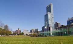 天王寺公園芝生広場「てんしば」