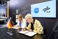 NASA Extends Artemis Cooperation with German Aerospace Center for Artemis II Mission
