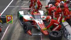 Užasna nesreća: Mladi vozač izgubio kontrolu u boksu i 'pokosio' članove svog tima