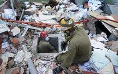 Illustrative: IDF soldiers search for survivors in a building that collapsed during an earthquake that struck Mexico on September 24, 2017. (Israel Defense Forces)