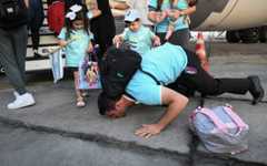 New immigrants from North America arrive at Ben Gurion airport on August 14, 2019. (Flash90)