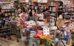 People buying food ahead of Rosh Hashanah in Jerusalem on September 16, 2025 (Rachel Alroey/Flash90)