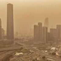 Tel Aviv under heavy haze, February 14, 2026. (Erik Marmor/Flash90)