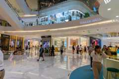 Shoppings são polos do comércio varejista.[1]