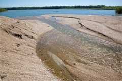 O assoreamento representa o acúmulo de sedimentos nos rios
