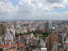 Imagem aérea da cidade de São Paulo, a maior metrópole brasileira